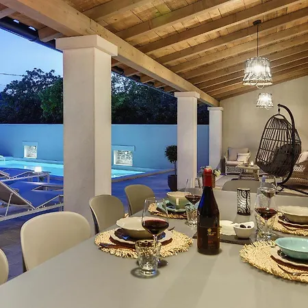 Gorgeous Home In Krnica Dom wakacyjny