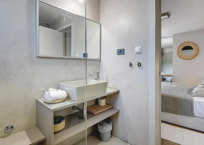 Stunning Home In Krnica With Wifi *
