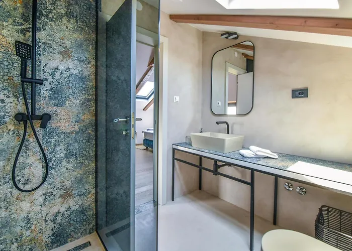 Stunning Home In Krnica With Wifi