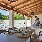 Stunning Home In Krnica Ferienhaus